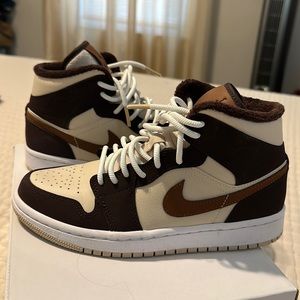 Woman Jordan 1 Mid SE